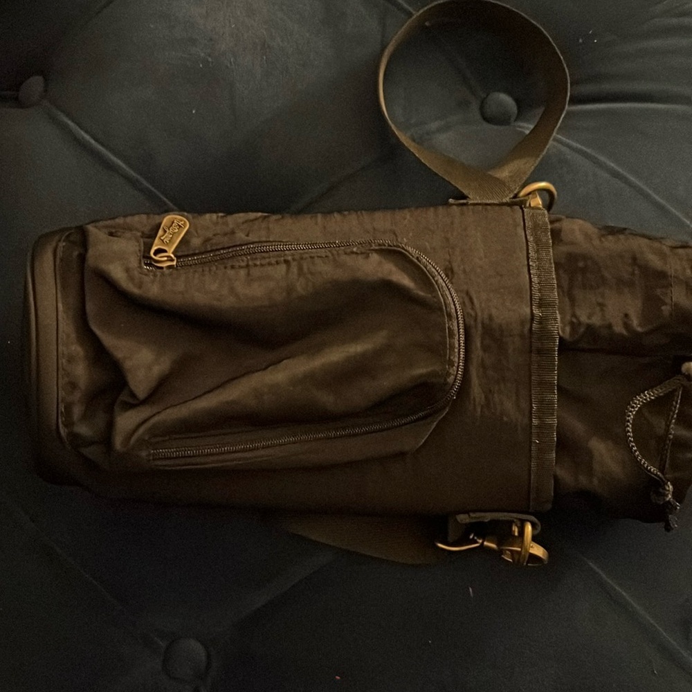 thirty-one wine bottle bag with strap